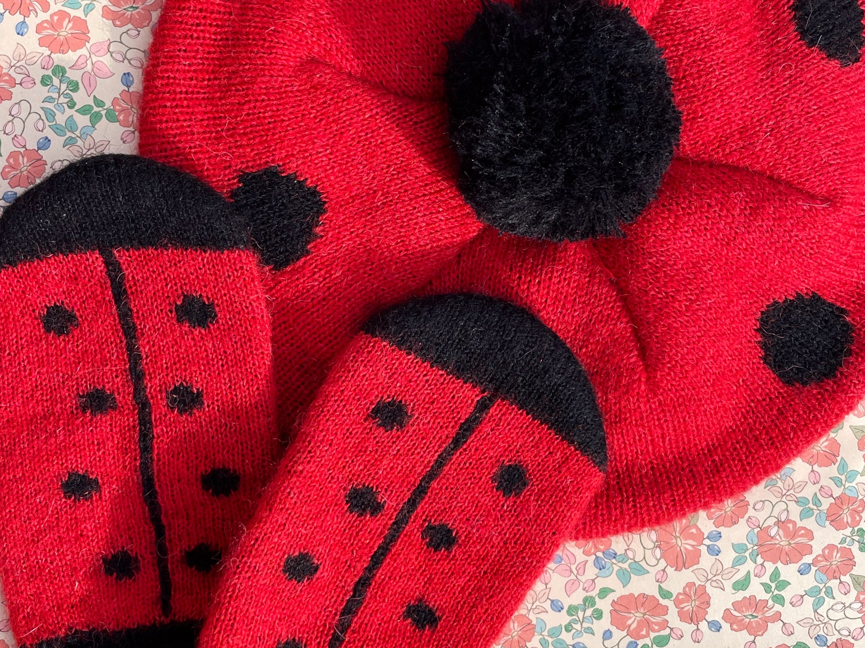 Konges Sløjd A/S MITTENS barbados cherry