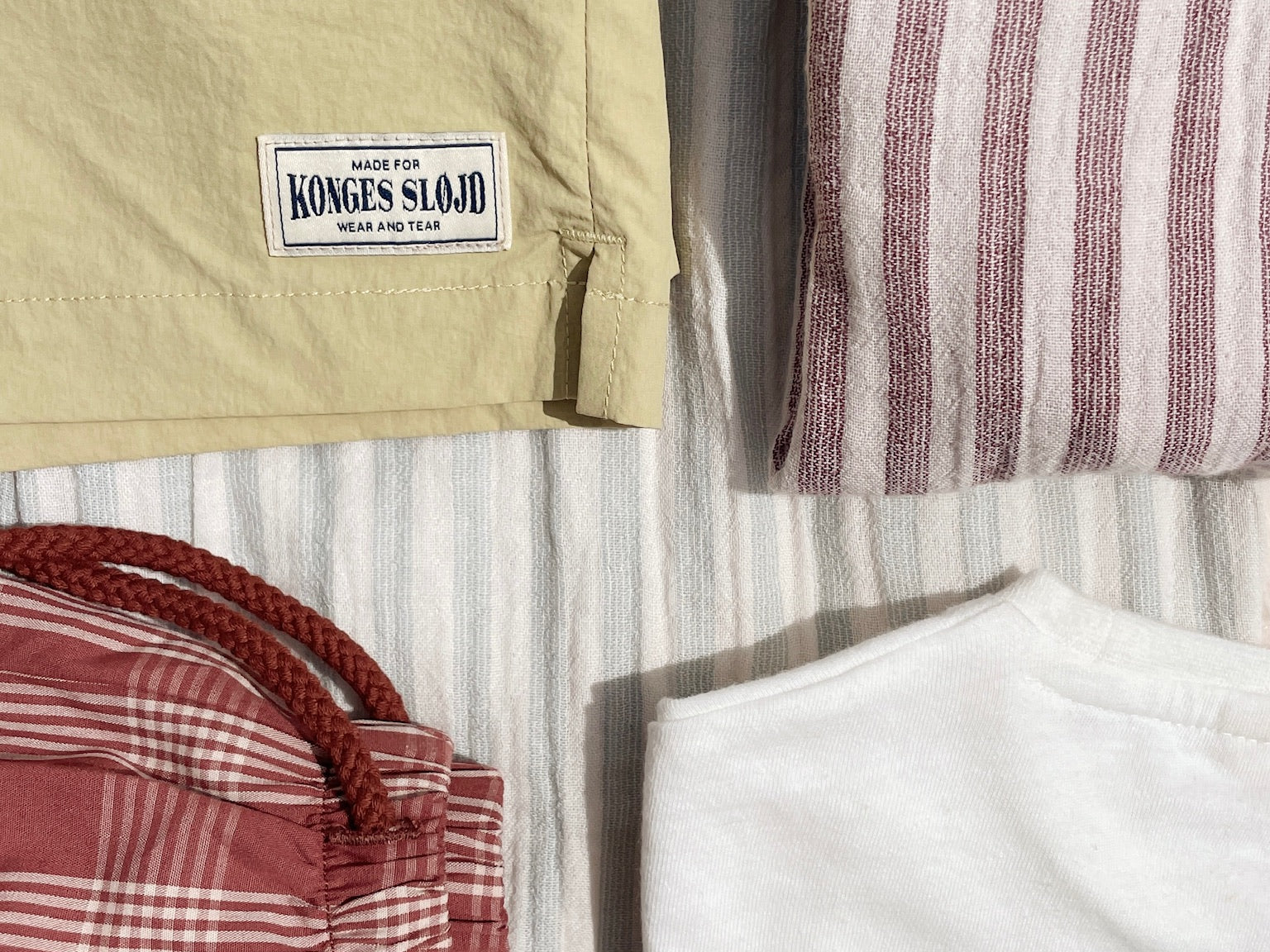 Konges Sløjd A/S JERSEY T-SHIRTS off white/fine dining