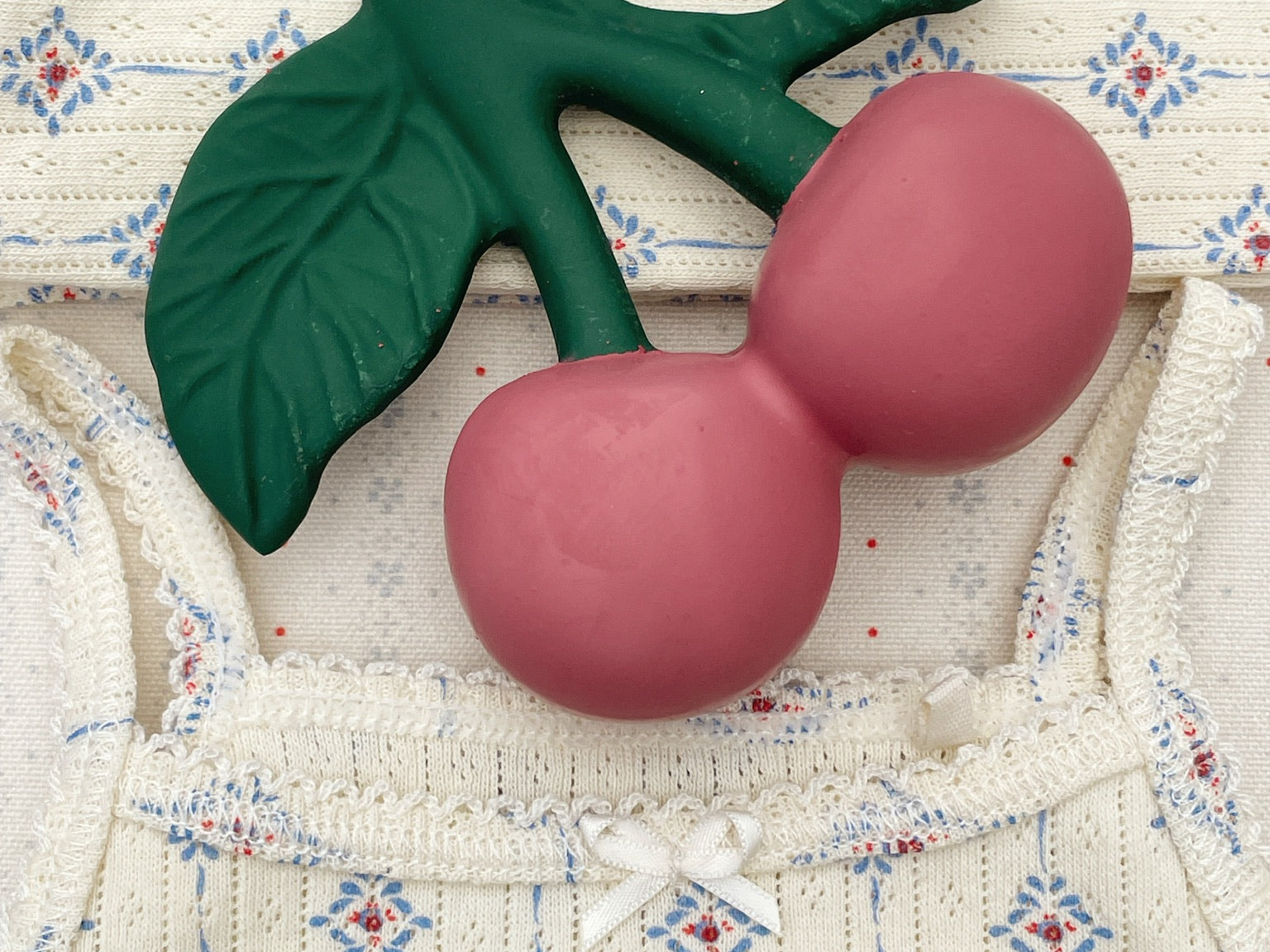 Konges Sløjd A/S TEETH SOOTHERS cherry