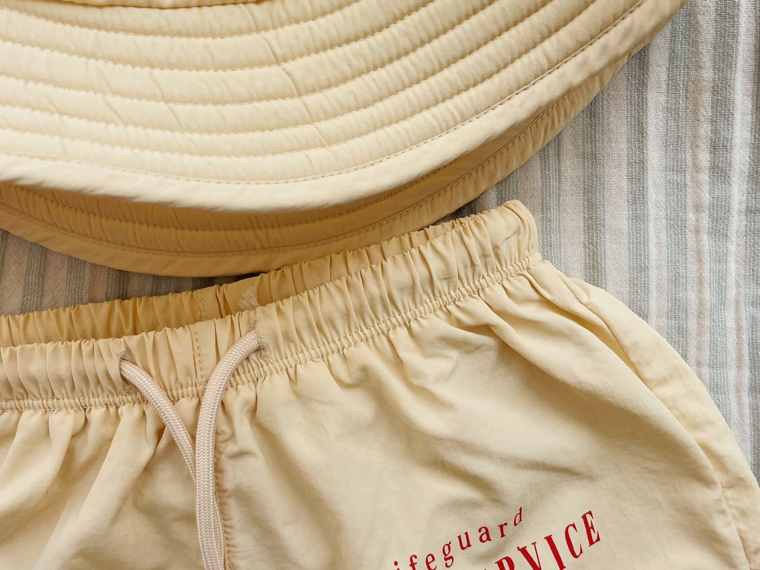 Konges Sløjd A/S SWIMSHORTS banana crepe