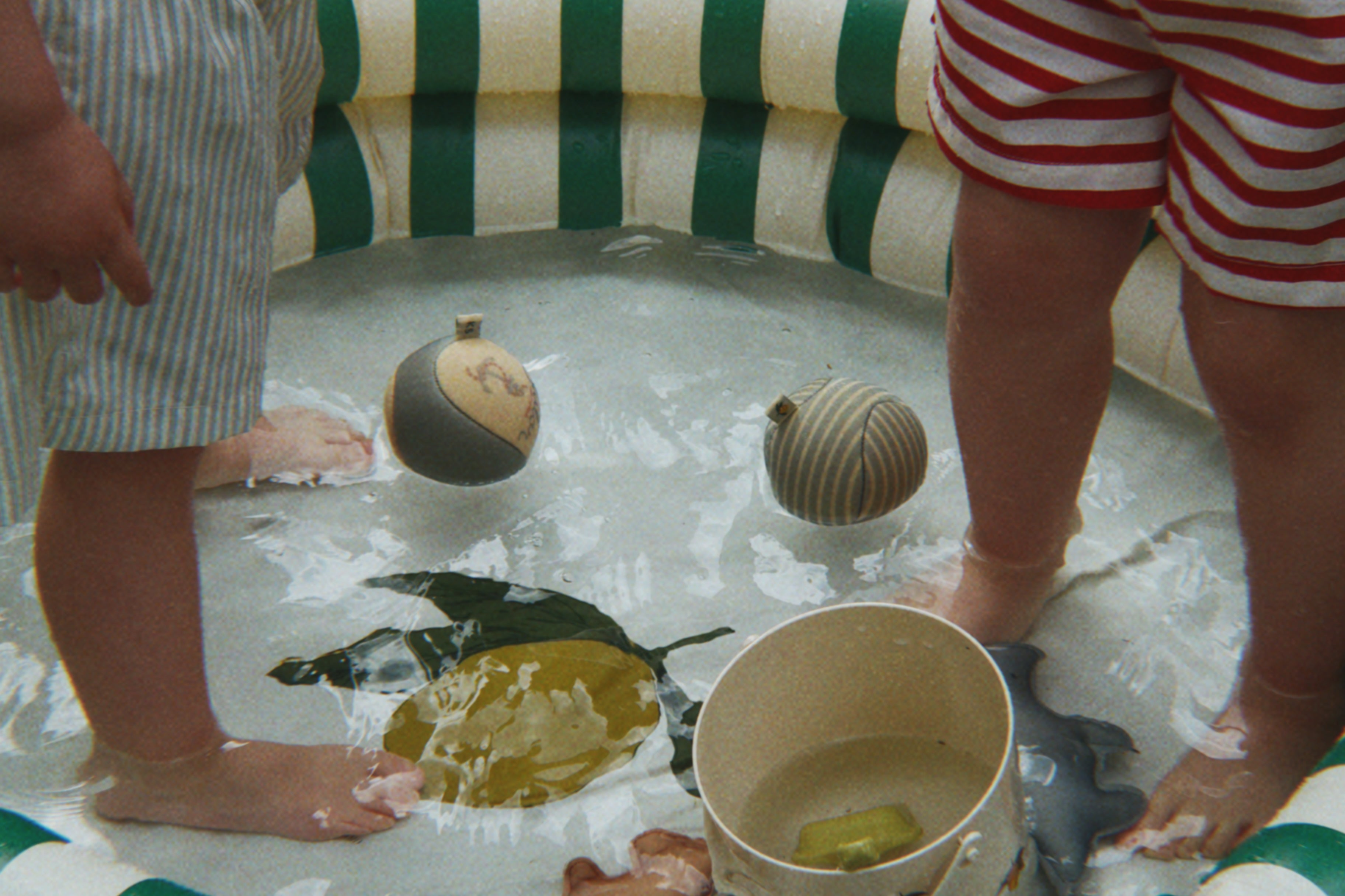 Konges Sløjd A/S POOLS green stripe