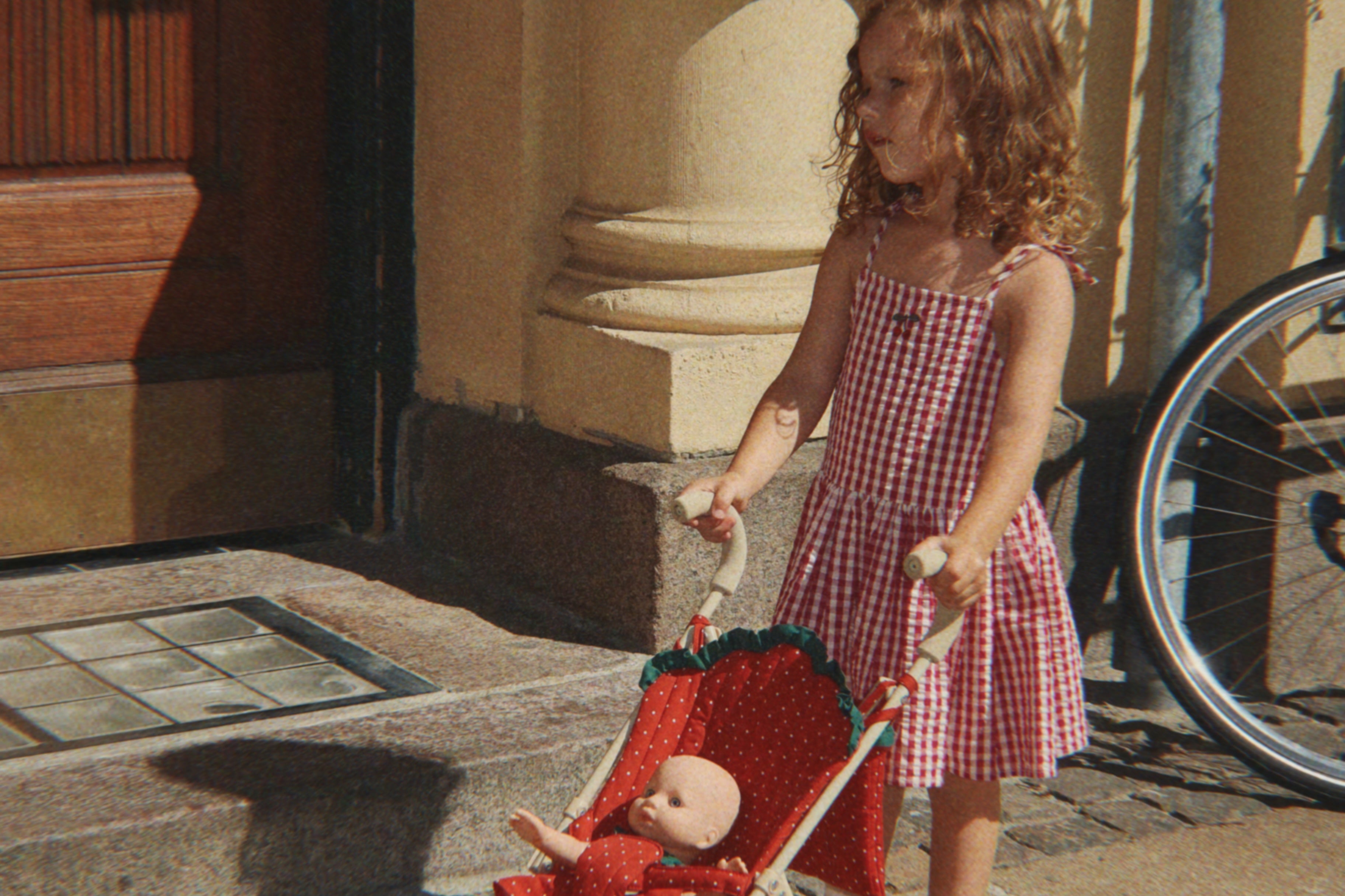 Konges Sløjd A/S DOLL ESSENTIALS fraise dot