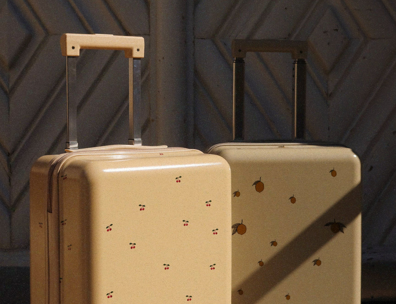 Konges Sløjd A/S TRAVEL SUITCASE lemon