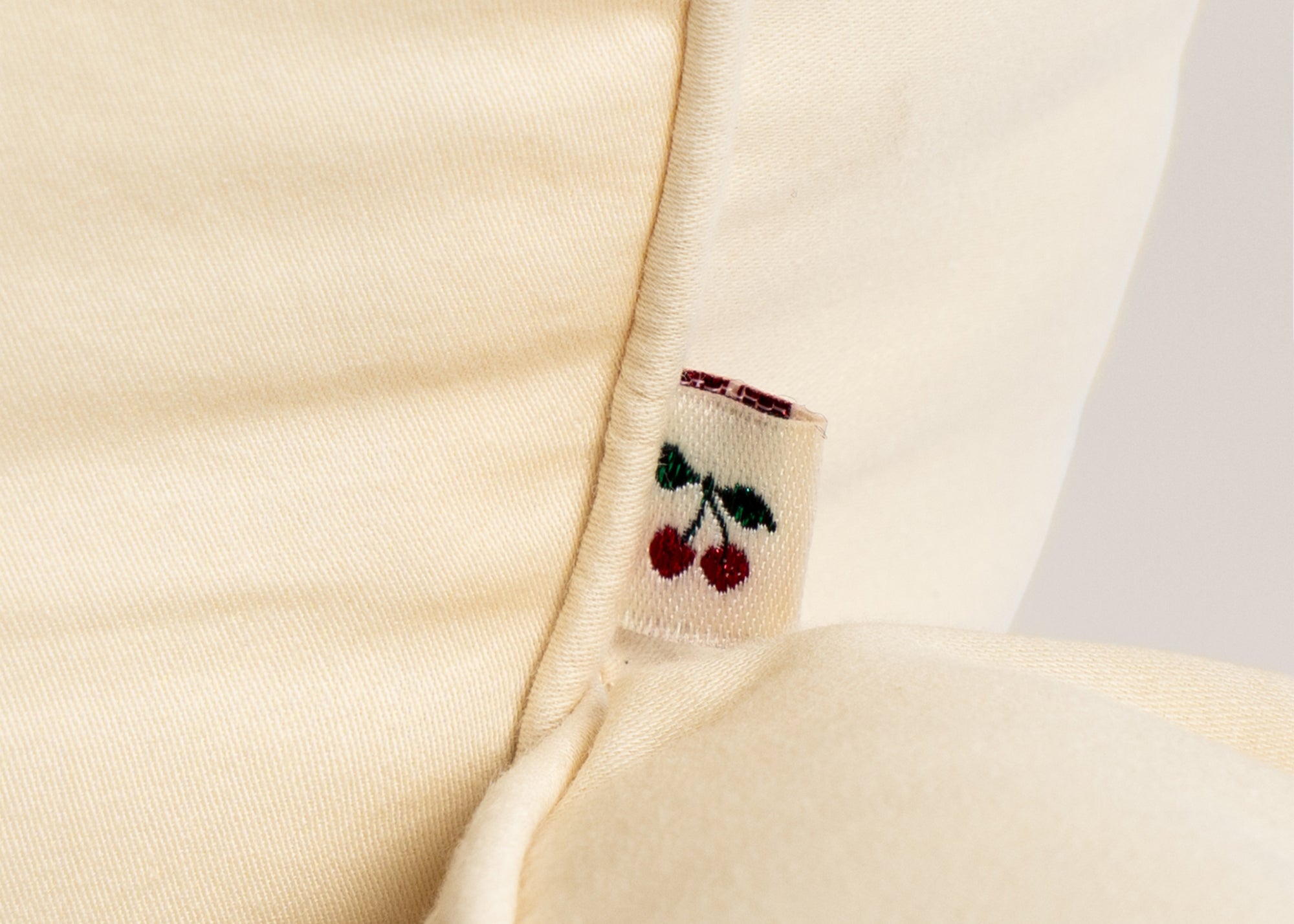 Konges Sløjd A/S NURSING PILLOW & COVERS cherry